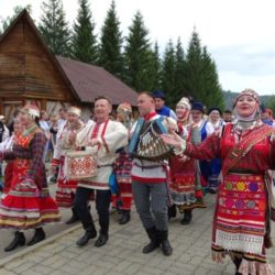 Заслуженный коллектив народного творчества Российской Федерации, народный фольклорный ансамбль «Уяв» принял участие во Всероссийском фестивале традиционной культуры «День России на Бирюзовой Катуни» Алтайского края!