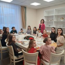 Этикет за столом: воспитываем маленьких джентльменов и леди.